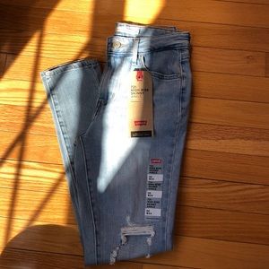 NWT Levi’s 721 High Rise Skinny Ankle, 24